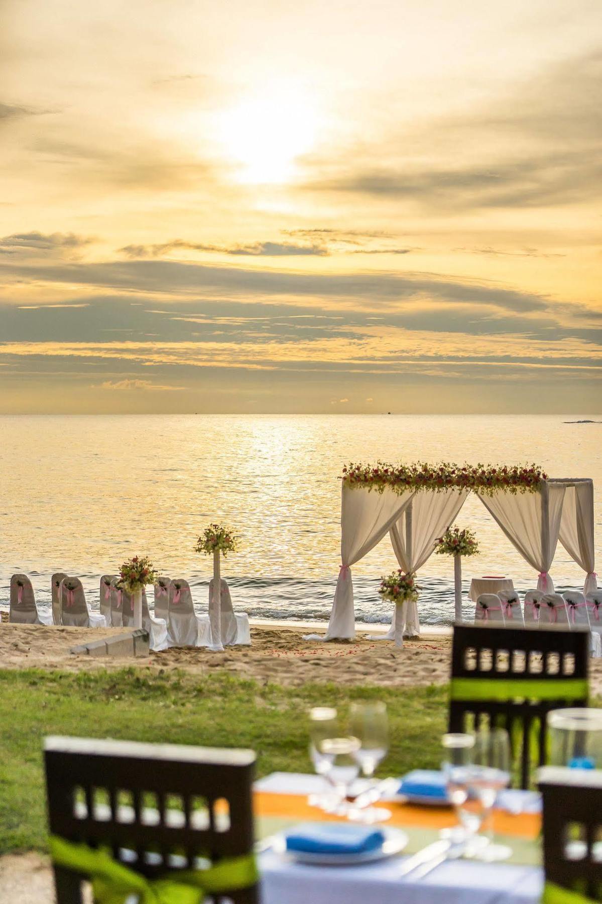 Hive Khaolak Beach Resort (Adults Only) Khao Lak Dış mekan fotoğraf